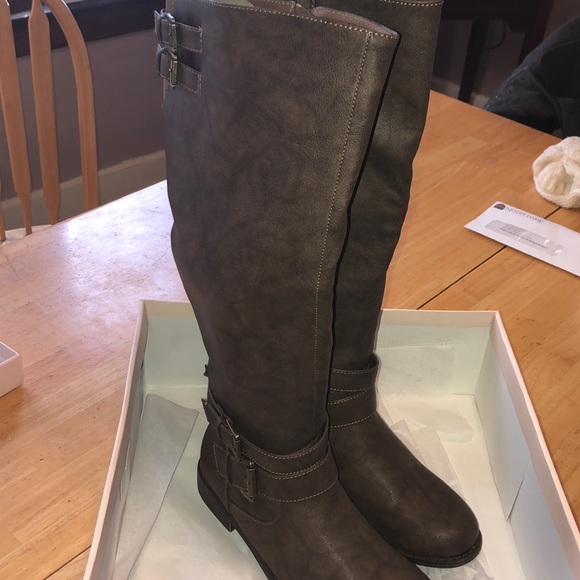 JustFab Shoes - NWOT JustFab brown boots -never worn